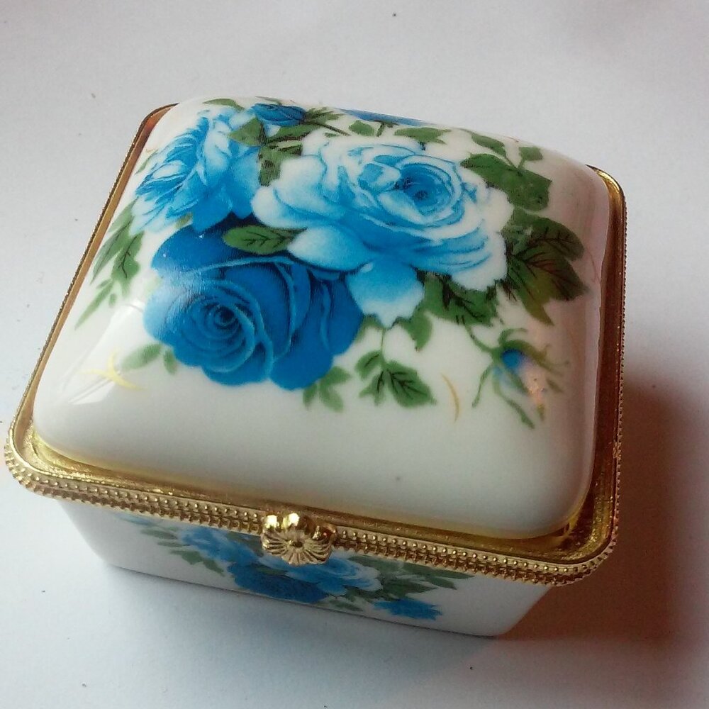 Ceramic Jewelry Holder White With Blue Flowers Green Leaves Gold Trim Perfect
